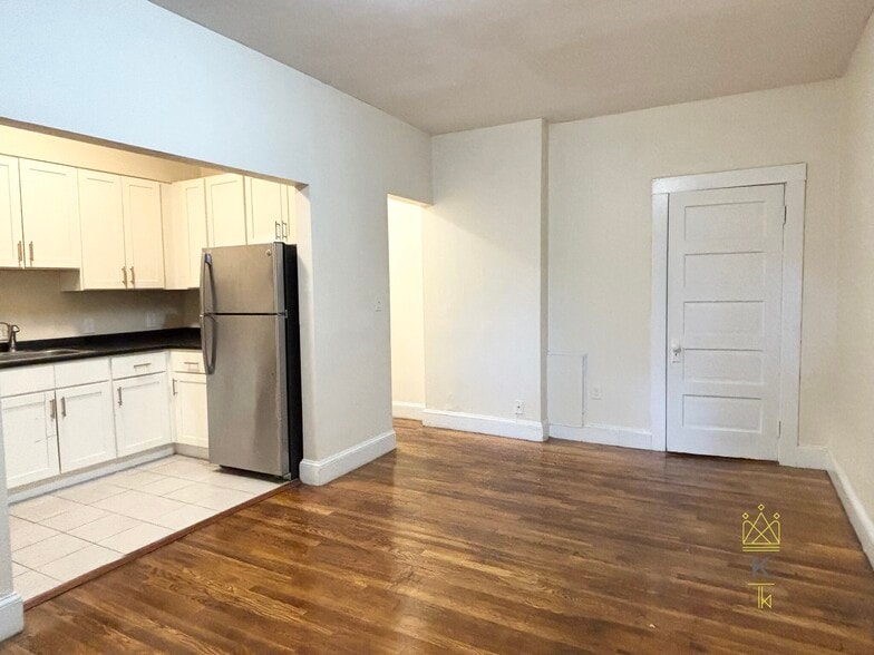 Building Photo - 181 Winthrop Rd