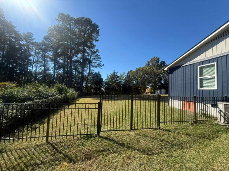 Building Photo - 11 Cobblestone Ln NW