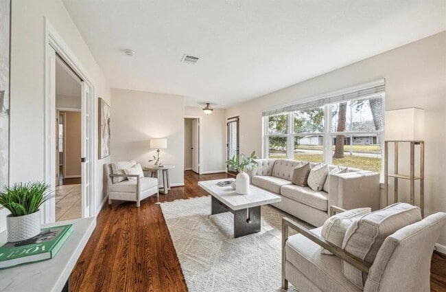 Primary Photo - 9916 Westview Dr