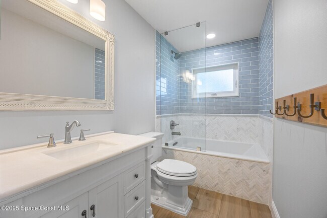 Building Photo - 3701 Warwick Dr