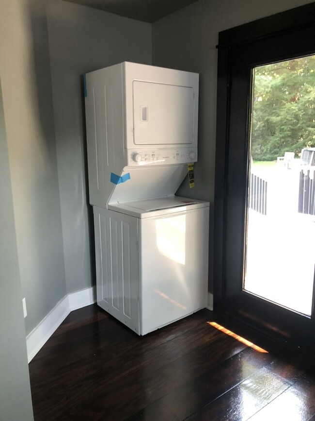 Primary laundry area in the kitchen - 20400 Church St