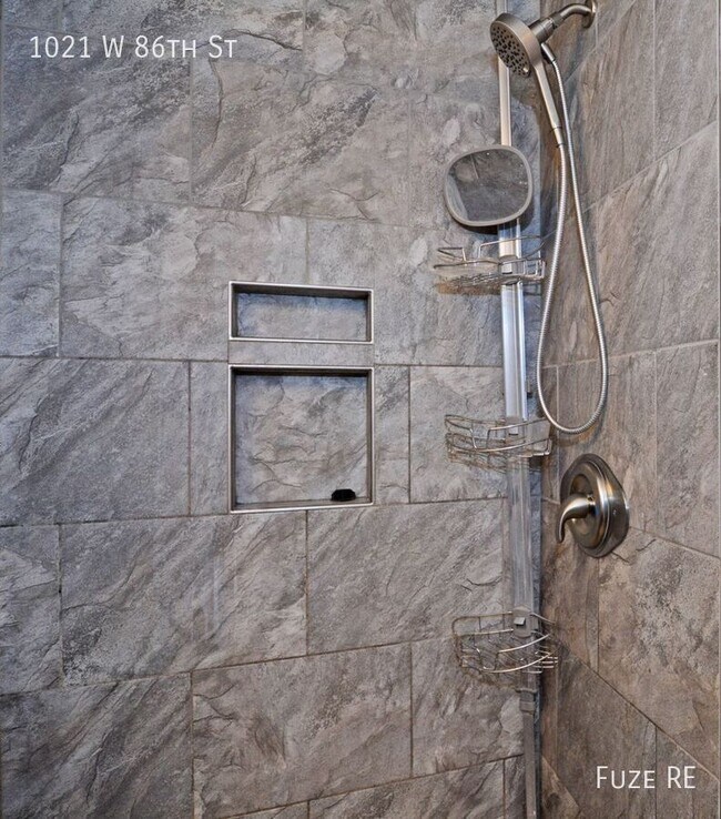 Building Photo - 1021 W 86th St