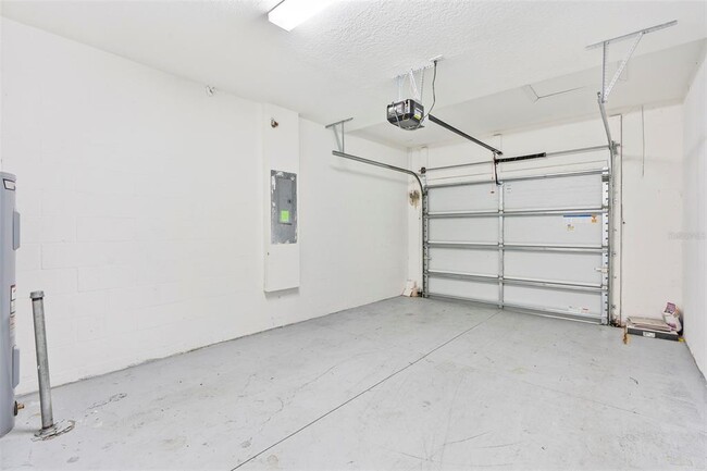 Building Photo - 547 Ocean Course Ave