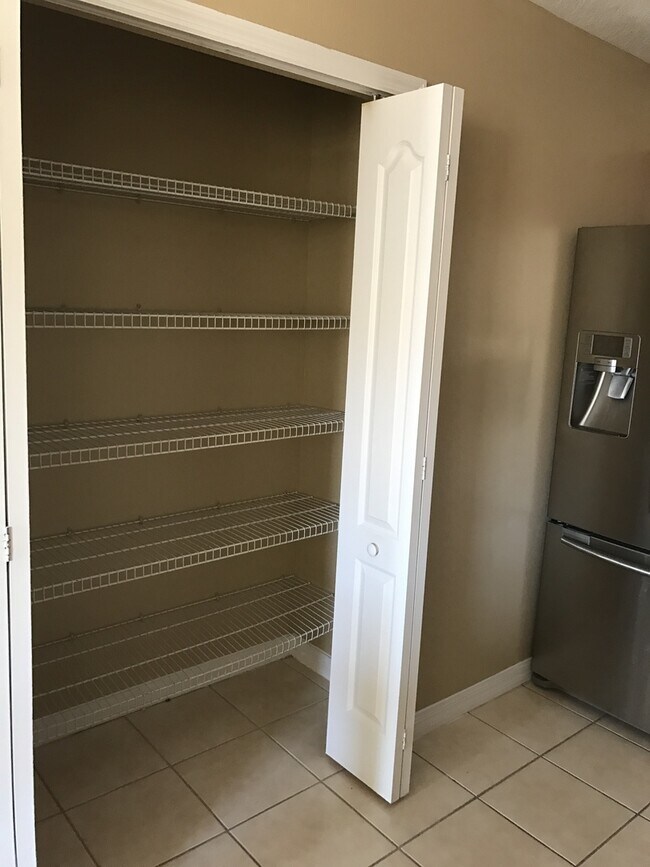 Building Photo - Great 2 Bedroom 2 Bath Home located in the...