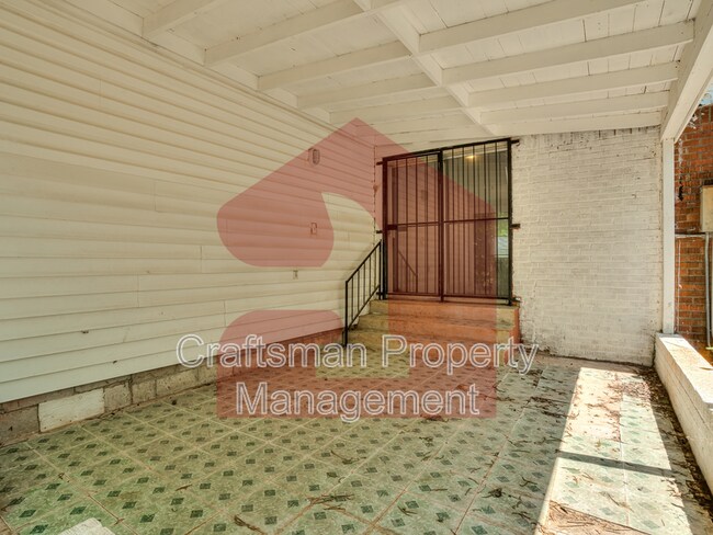 Building Photo - 1201 Carverdale Dr