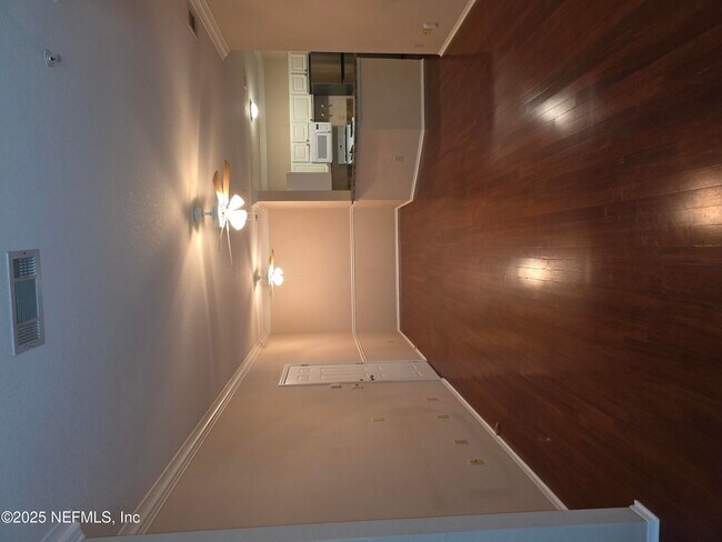 Building Photo - 13810 Sutton Park Dr N