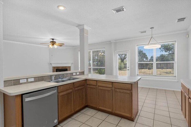 Building Photo - 11217 Jockey Bluff Dr