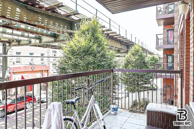 Primary Photo - 3 bedroom in BROOKLYN NY 11221