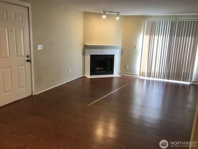 Building Photo - 16817 Larch Way