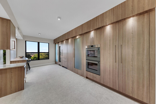 Building Photo - 7351 Promenade Dr