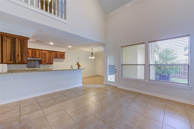 Building Photo - 2011 Spring Cedar Ln