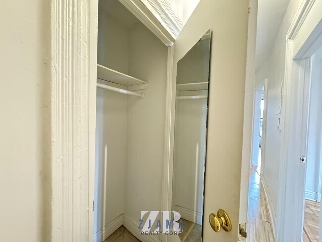 Building Photo - 1047 Bedford Ave