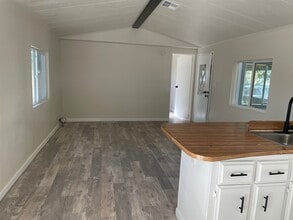 Building Photo - 9037 E Rancho Vista Dr