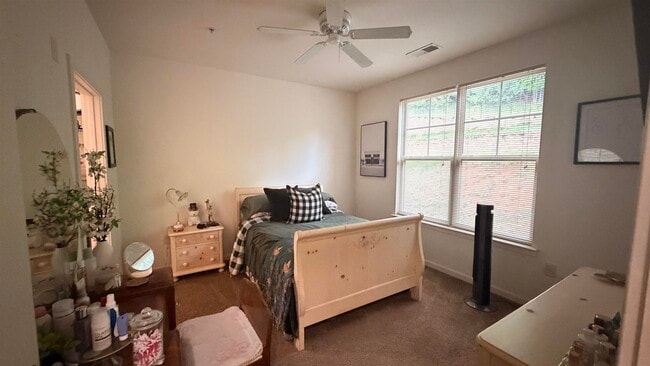 Building Photo - 106 Community Way