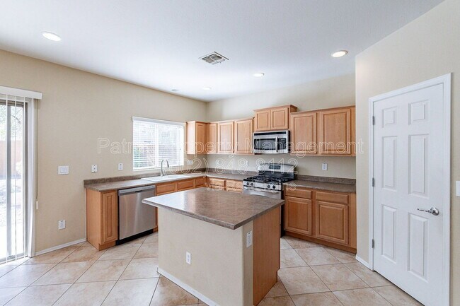 Building Photo - 26043 W Potter Dr
