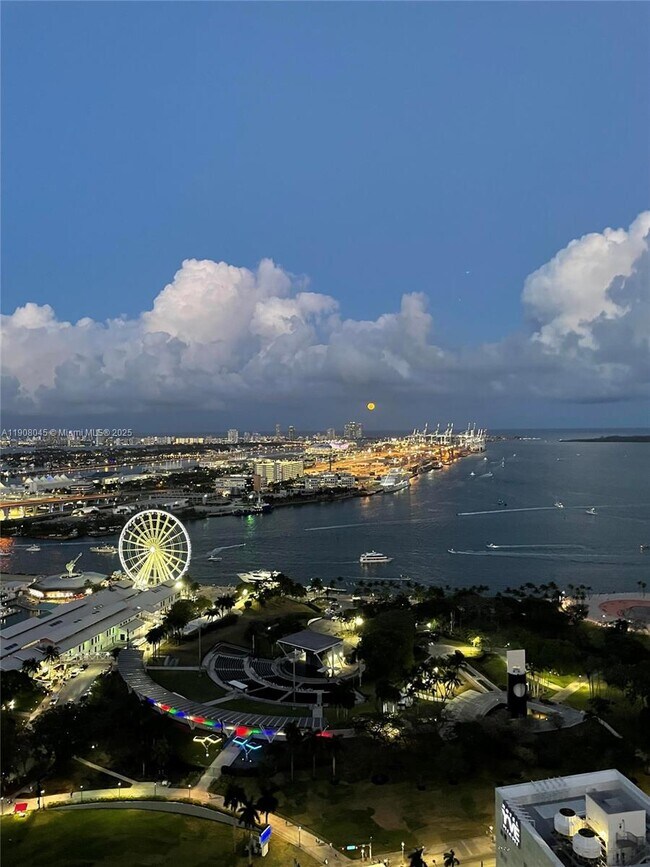 Building Photo - 253 NE 2nd St