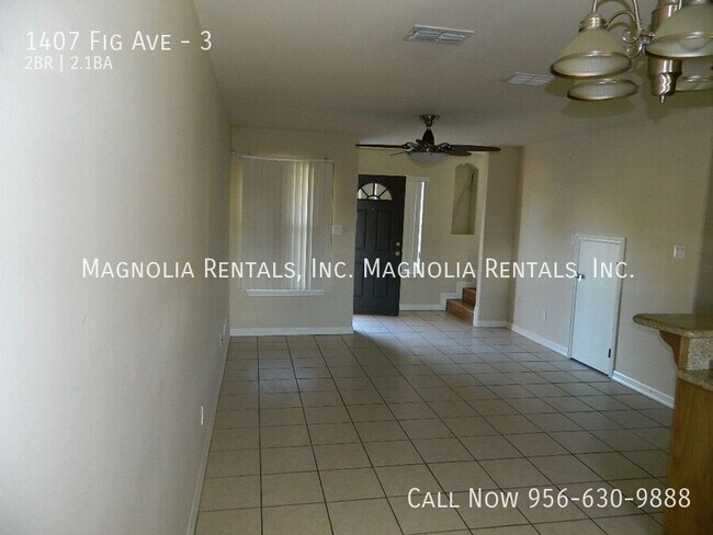 Building Photo - 1407 W Fig Ave