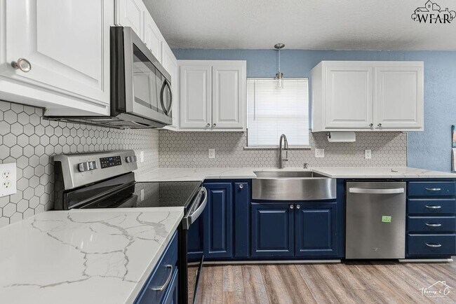 Building Photo - 1 McNabb Cir