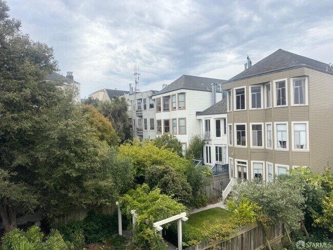 Building Photo - 1459 Haight St