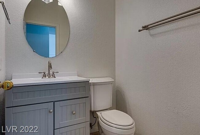 Building Photo - 1200 Valerio Ln