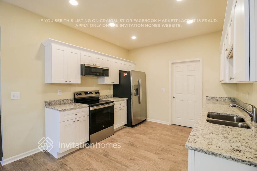 Building Photo - 4016 Traipse Ct