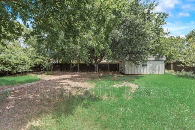 Building Photo - 9580 Magnolia Rd