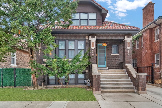 Building Photo - 1226 S 60th Ct