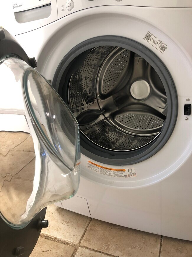 Building Photo - 1083 Pine Grove Ave