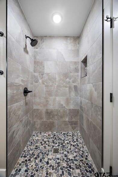 Building Photo - 437 Tara Lane