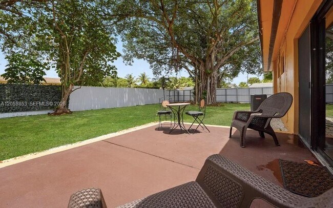 Building Photo - 941 NW 180th Terrace
