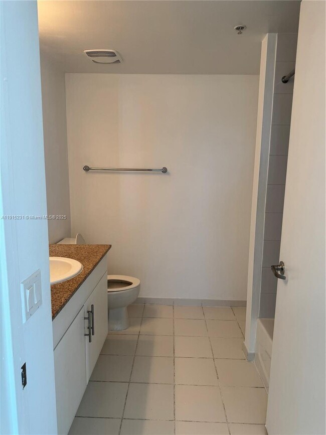 Building Photo - 1861 NW S River Dr