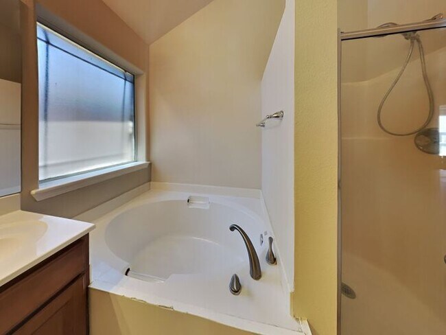 Building Photo - 7237 Dunn's Point Dr