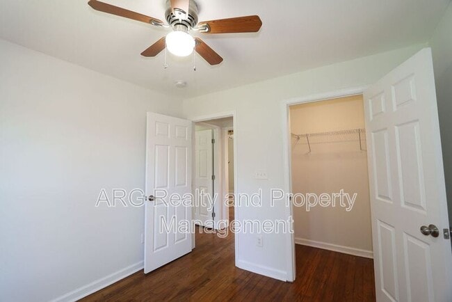 Building Photo - 1095 Ira St SW