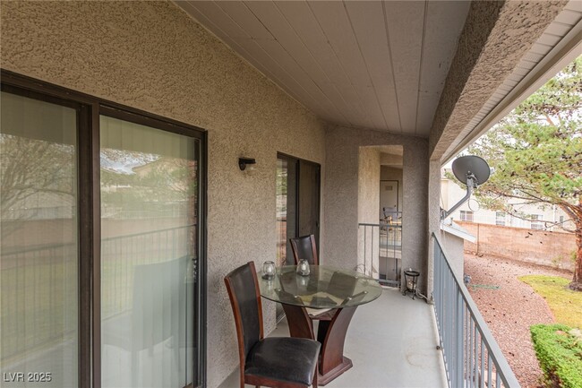 Building Photo - 2840 Blue Bonnet Dr