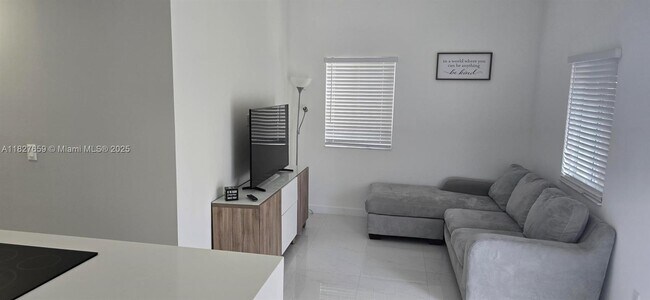 Building Photo - 2601 SW 24th Ave