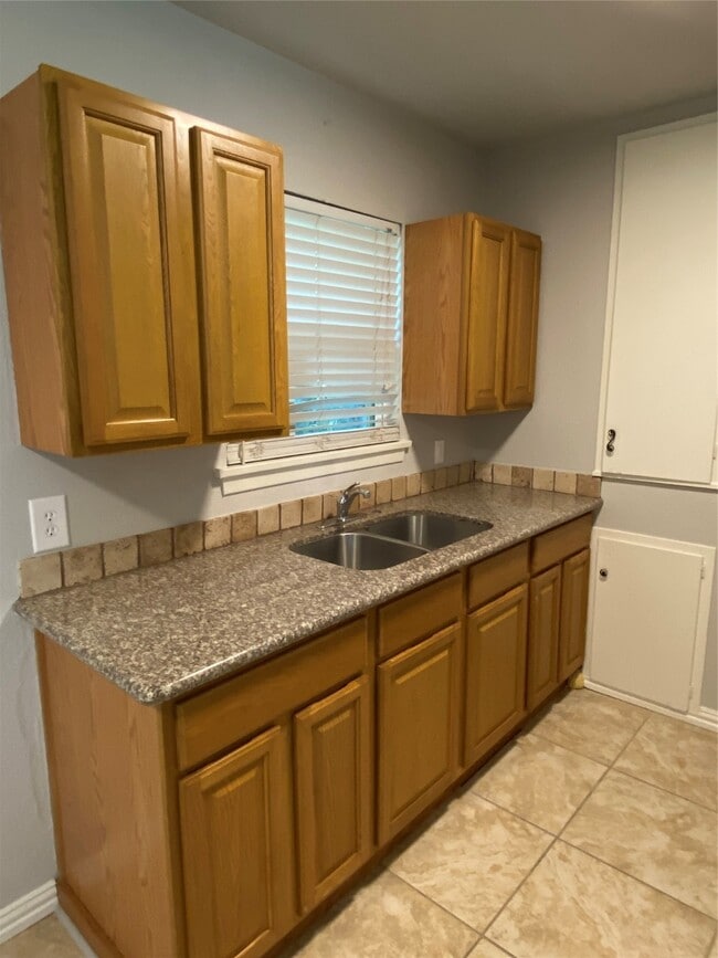 Building Photo - 311 S 3rd St