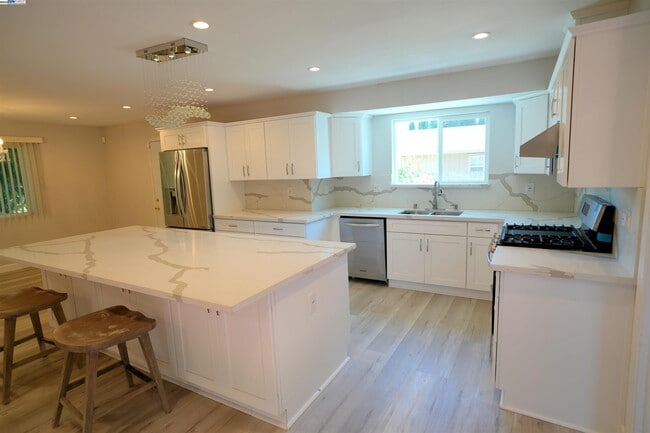 Building Photo - 3180 Watt Ave