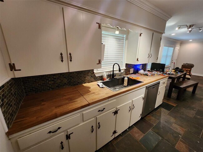 Building Photo - 5535 Berry Creek Dr