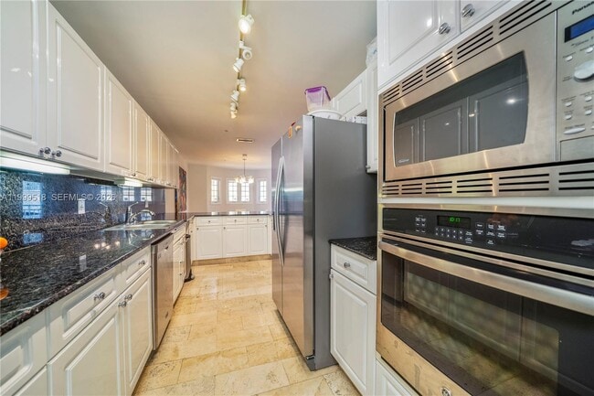 Building Photo - 1413 Sunset Harbour Dr