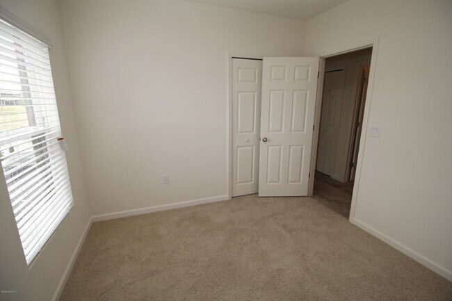 Building Photo - 561 Dillard Dr SE