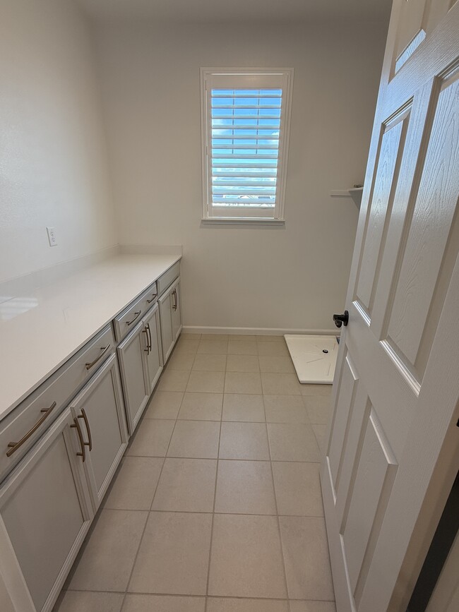 Building Photo - 1580 Blue Moon Ln