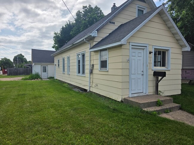 Building Photo - 3 Bed 1 Bath Single Family Home in Wisconsin Rapids