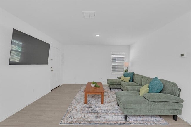 Building Photo - 353 Marty Allen Lp