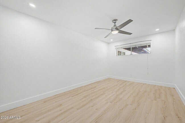 Building Photo - 2727 E Montecito Ave