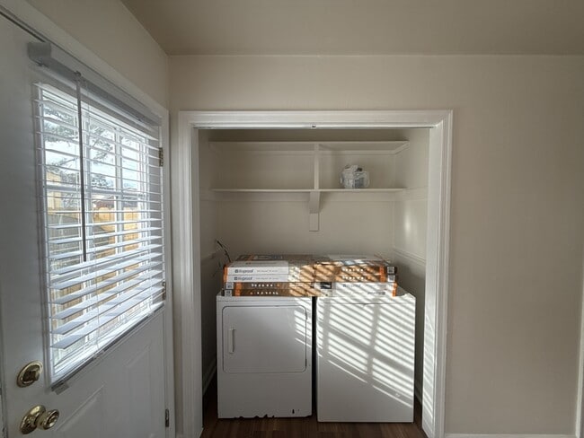 Building Photo - 5537 Lynbrook Landing