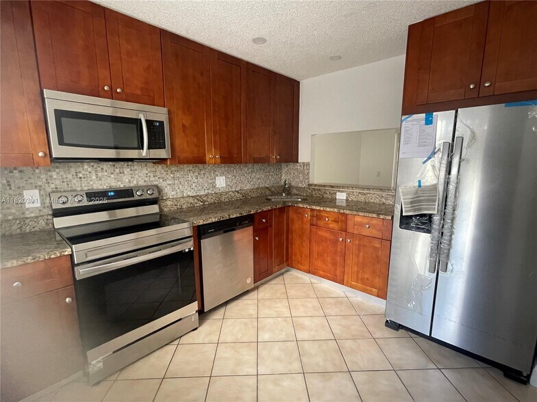 Building Photo - 1599 Springside Dr