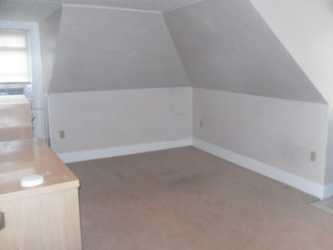 Bedroom 4 - 223 Halket St