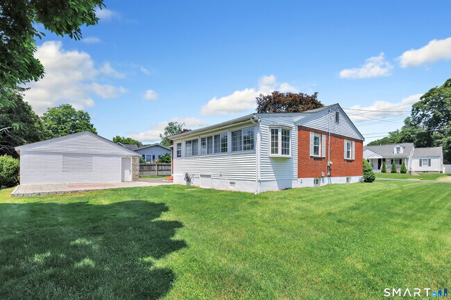 Building Photo - 61 Wakeley St