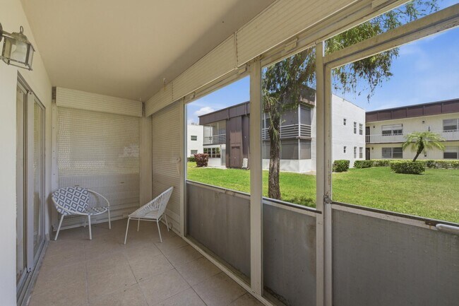 Building Photo - 729 Normandy Trail