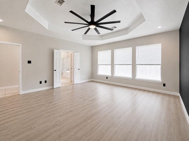 Building Photo - 13714 Hillingdale Ln
